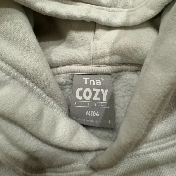 Aritzia TNA Cozy Fleece Mega - Picture 2 of 2